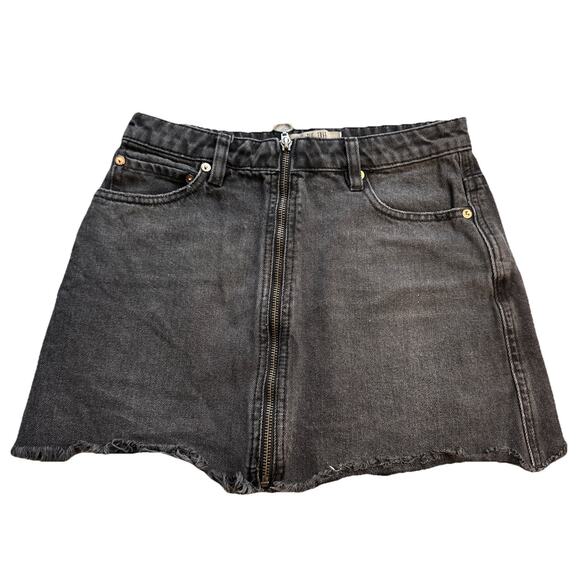 WE THE FREE PEOPLE Haven Black CUT HEM ZIP IT UP MINI Denim Jean Skirt Sz 24 - Picture 1 of 6